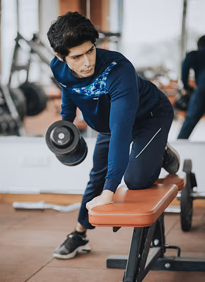 DB Pride – workout bench and weights in the Club ZAZA gym