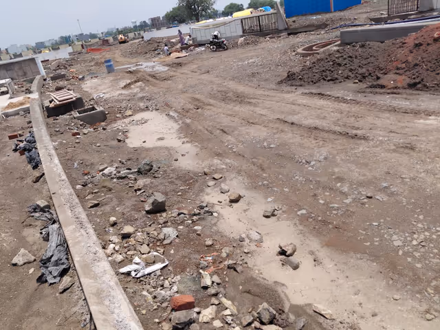 Emerald Crescent – site progress: kerb stones and road base along an internal road